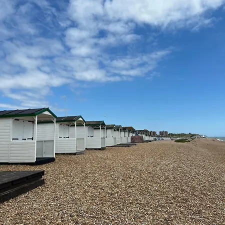 Chic Coastal Apartment Bexhill-on-Sea Exterior photo